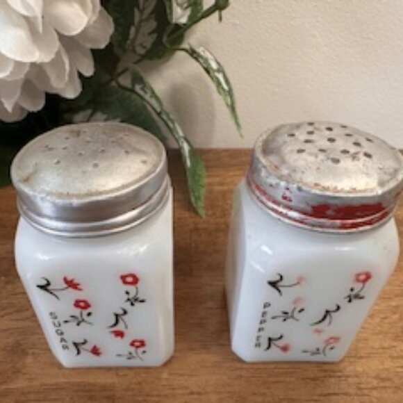 Vintage Anchor Hocking Milk Glass Sugar and Pepper‎ Shakers – Red Floral Design - Picture 3 of 4